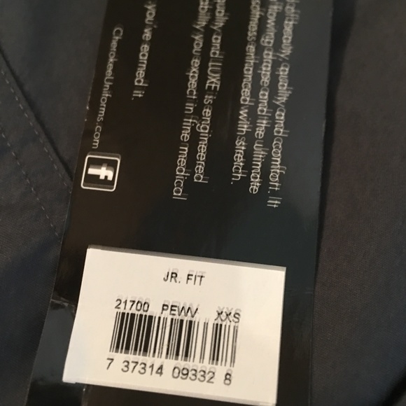 Cherokee LUXE Scrub Top (XXS) and Bottom (XXS-P) - Picture 4 of 6